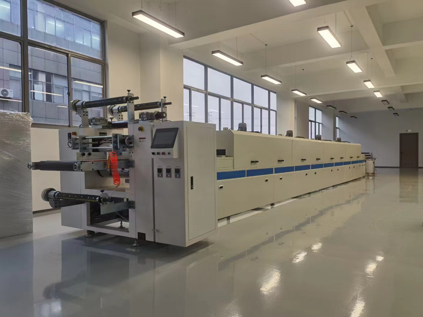 液态硅胶涂布压延机、导热硅胶涂布机、硅胶涂布压延机、液态发泡硅胶涂布压延机